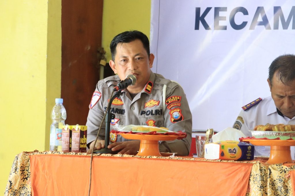 Kasat Lantas Polres Barru Sosialisasi Keselamatan Berkendara Saat Dialog Publik