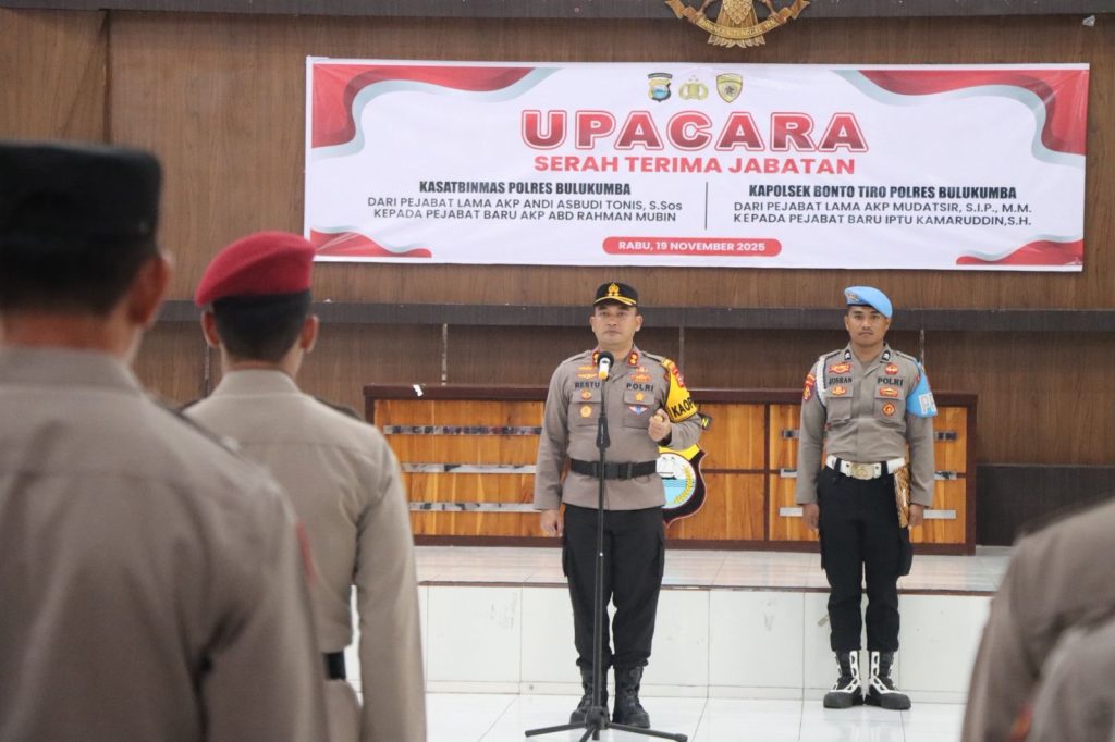 Pimpin Sertijab Kasat Binmas dan Kapolsek Bonto Tiro, Kapolres Bulukumba: Strategi Pembinaan Karir