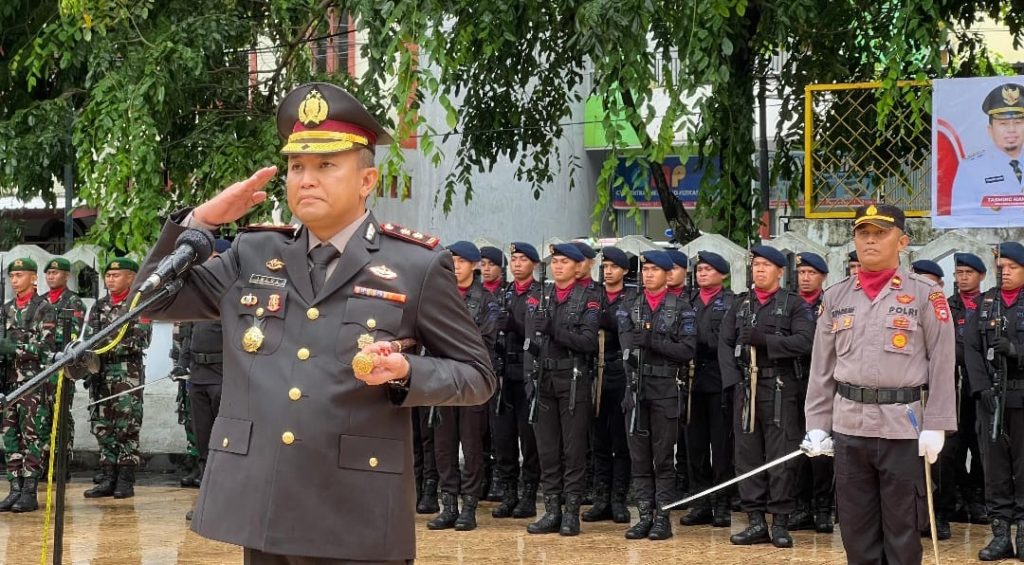 Peringati Hari Pahlawan Nasional, Kapolres Parepare Pimpin Upacara Ziarah di TMP Paccekke