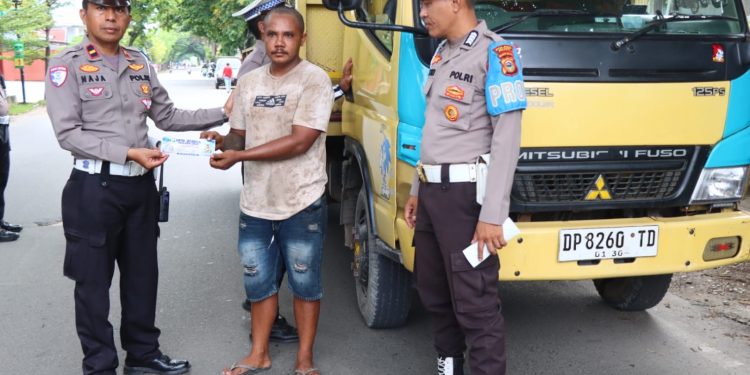 Satlantas Polres Palopo Gelar Operasi Zebra Pallawa 2025 dan Beri Sosialisasi ke Pengendara