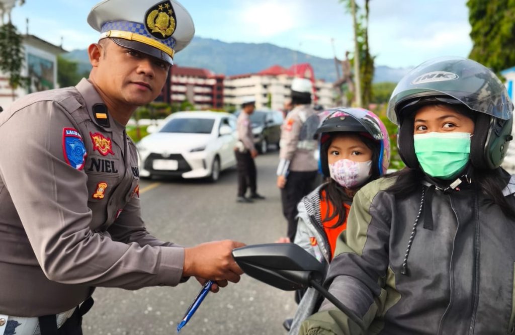 Hari ke-5 Ops Zebra Pallawa 2025, Satlantas Polres Tana Toraja Gencarkan Sosialisasi