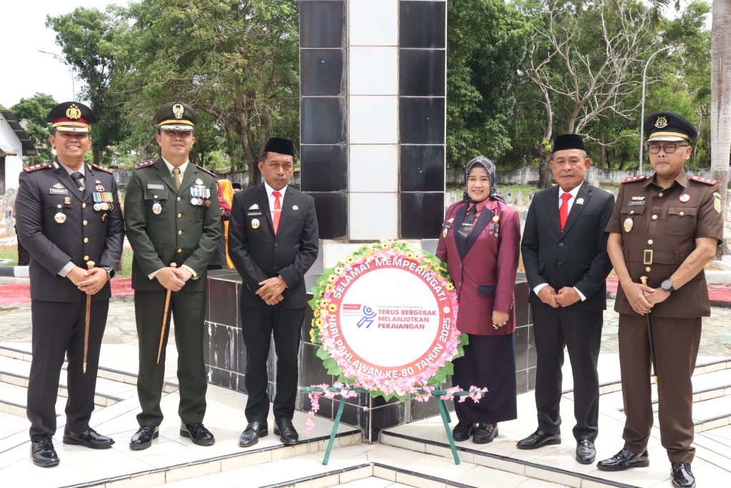 Kapolres Sidrap Pimpin Upacara Ziarah di TMP Mario