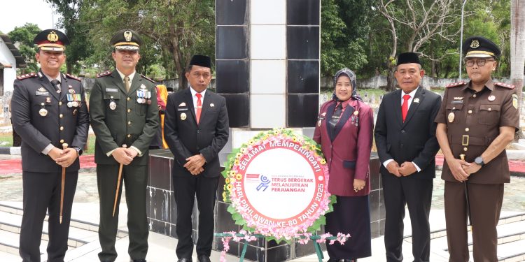 Kapolres Sidrap Pimpin Upacara Ziarah di TMP Mario