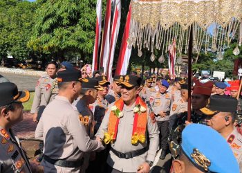 Kapolres Tana Toraja Hadiri Acara Tradisi Penyambutan Kapolda Sulsel Yang Baru