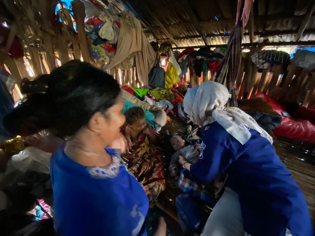 Kapolres Jeneponto Turunkan Personel Bantu Warga Kurang Mampu, Wujud Nyata Polri Untuk Masyarakat