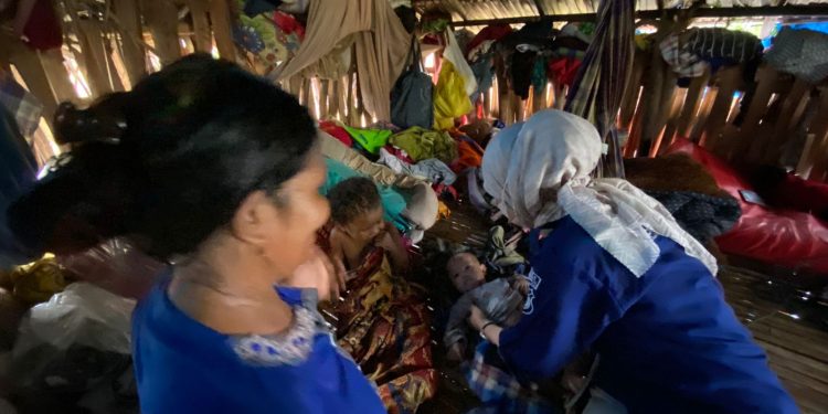 Kapolres Jeneponto Turunkan Personel Bantu Warga Kurang Mampu, Wujud Nyata Polri Untuk Masyarakat