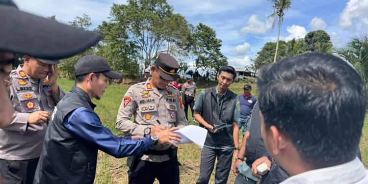 Personel Polres Bulukumba Kawal Eksekusi Lahan Persawahan di Kajang