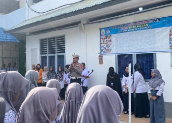 Kasat Lantas Polres Soppeng Beri Edukasi ke Pelajar SMKN 3 dan SMPN 1 Liliriaja
