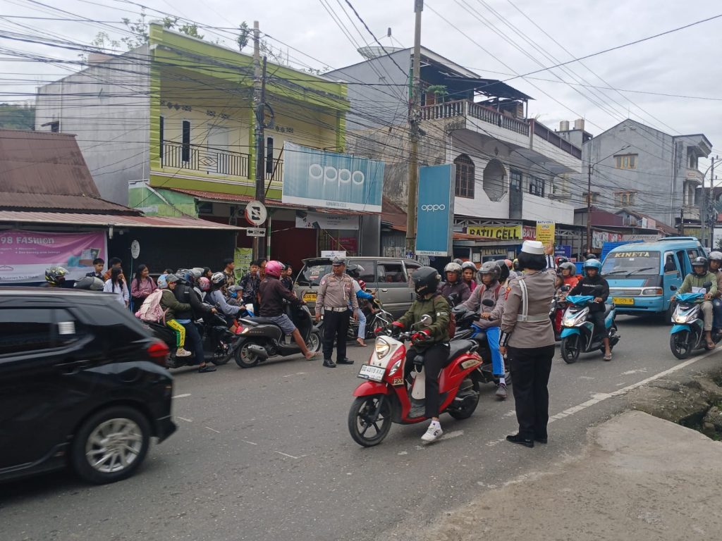 Berikan Rasa Aman dan Nyaman, Personel Polres Tana Toraja Gelar Gatur Pagi