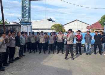 Polwan Polres Luwu Turun Amankan Aksi Unras Aliansi Masyarakat dan Karyawan PT SGS