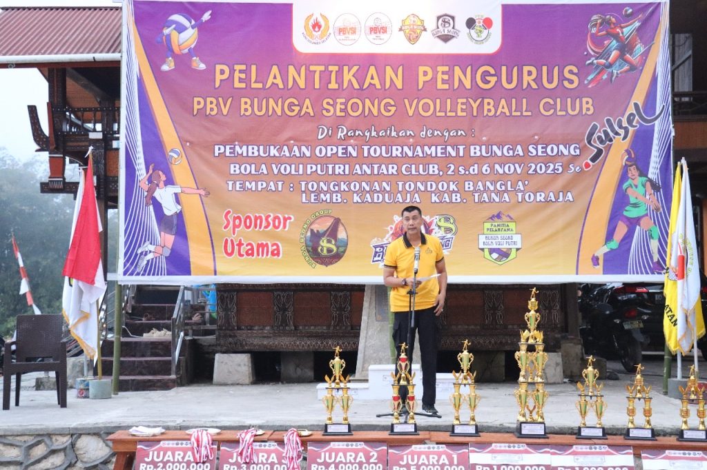 Wakapolres Tana Toraja Tutup Kejuaraan Bola Voli Putri Open Turnamen Bunga Seong Se- Sulsel