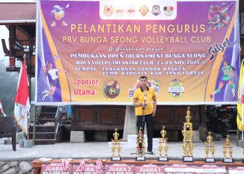 Wakapolres Tana Toraja Tutup Kejuaraan Bola Voli Putri Open Turnamen Bunga Seong Se- Sulsel