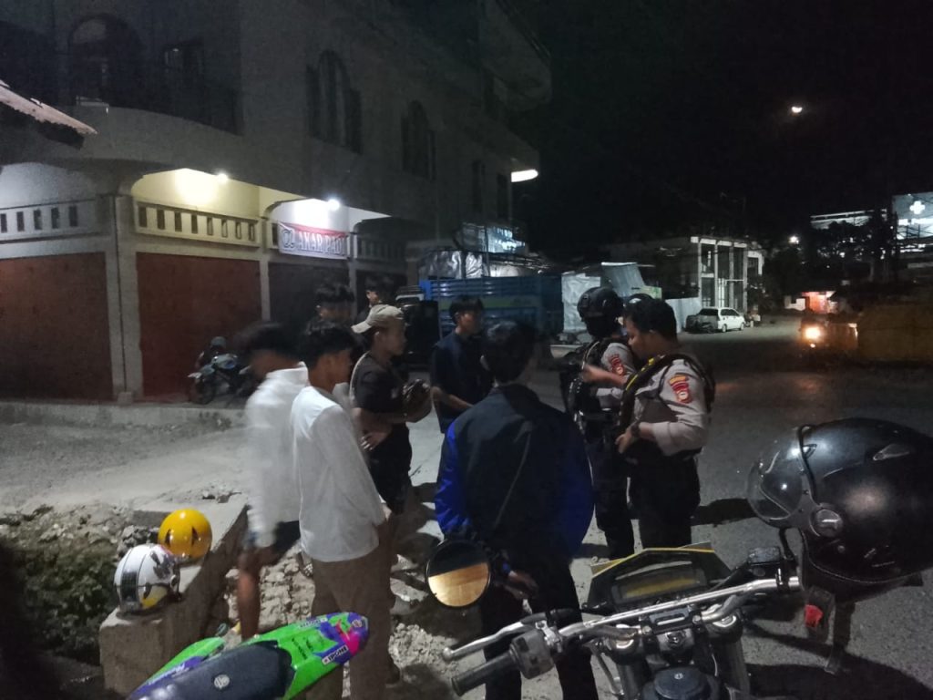Patroli Perintis Presisi Sat Samapta Polres Tator Jaga Kamtibmas dan Berikan Imbauan kepada Warga