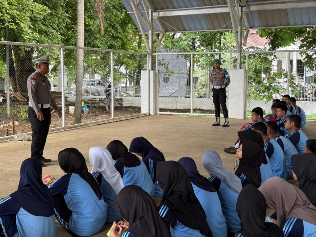 Satlantas Polres Maros Gencarkan Kampanye Tertib Lalu Lintas di Sekolah