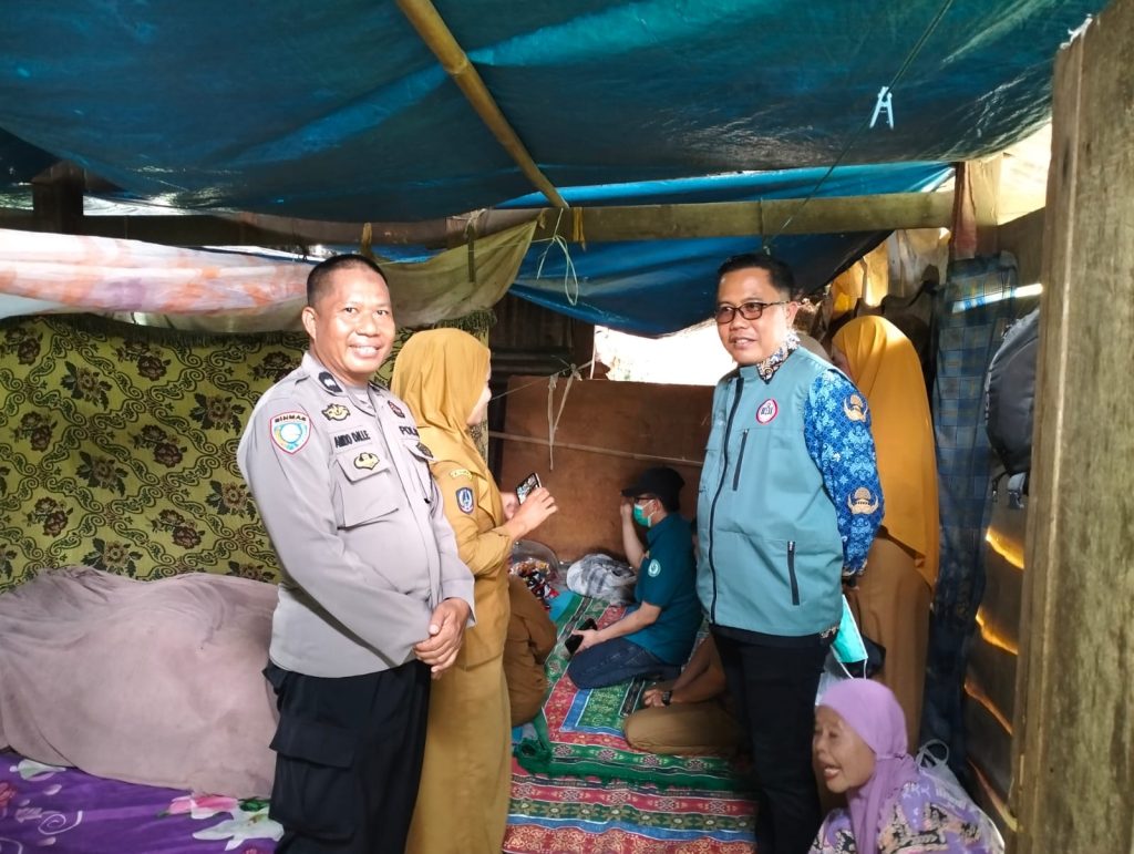 Bhabinkamtibmas Majauleng Dampingi Pemeriksaan ODGJ, Pasien Disarankan Dirujuk ke RSUD Lamaddukelleng