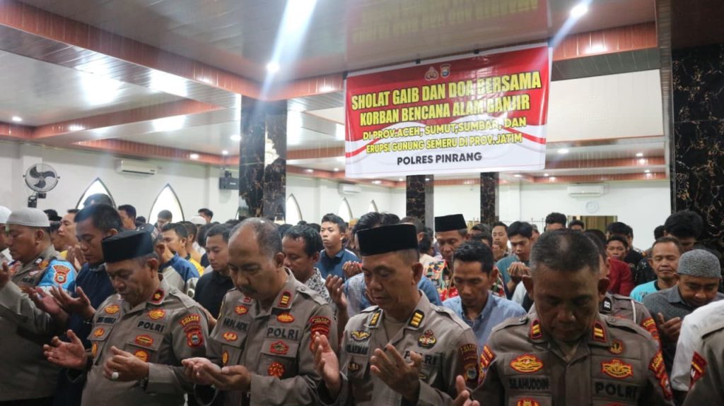 Polres Pinrang Gelar Sholat Ghaib untuk Korban Bencana di Sejumlah Daerah