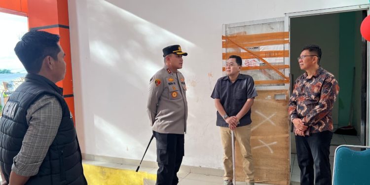 Kapolres Parepare Tinjau Pengamanan Ibadah Natal Sekolah Minggu Jemaat Gereja Pantekosta Tabernakel Petra