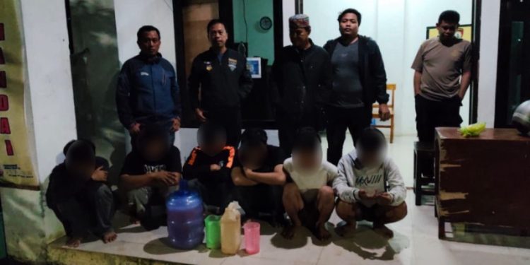 Personel Polsek Mandai Amankan Enam Pemuda Saat Sedang Pesta Miras