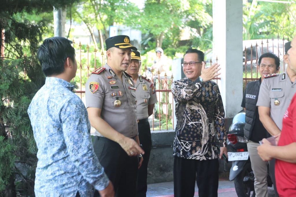 Beri Rasa Aman Kepada Jemaat, Kapolres Parepare Tinjau Pengamanan Ibadah di GKI