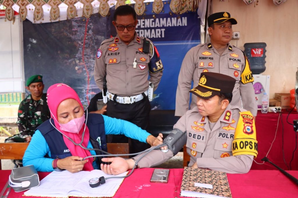 Pastikan Pengamanan Nataru Maksimal, Kapolres Palopo Cek Posko Operasi Lilin 2025