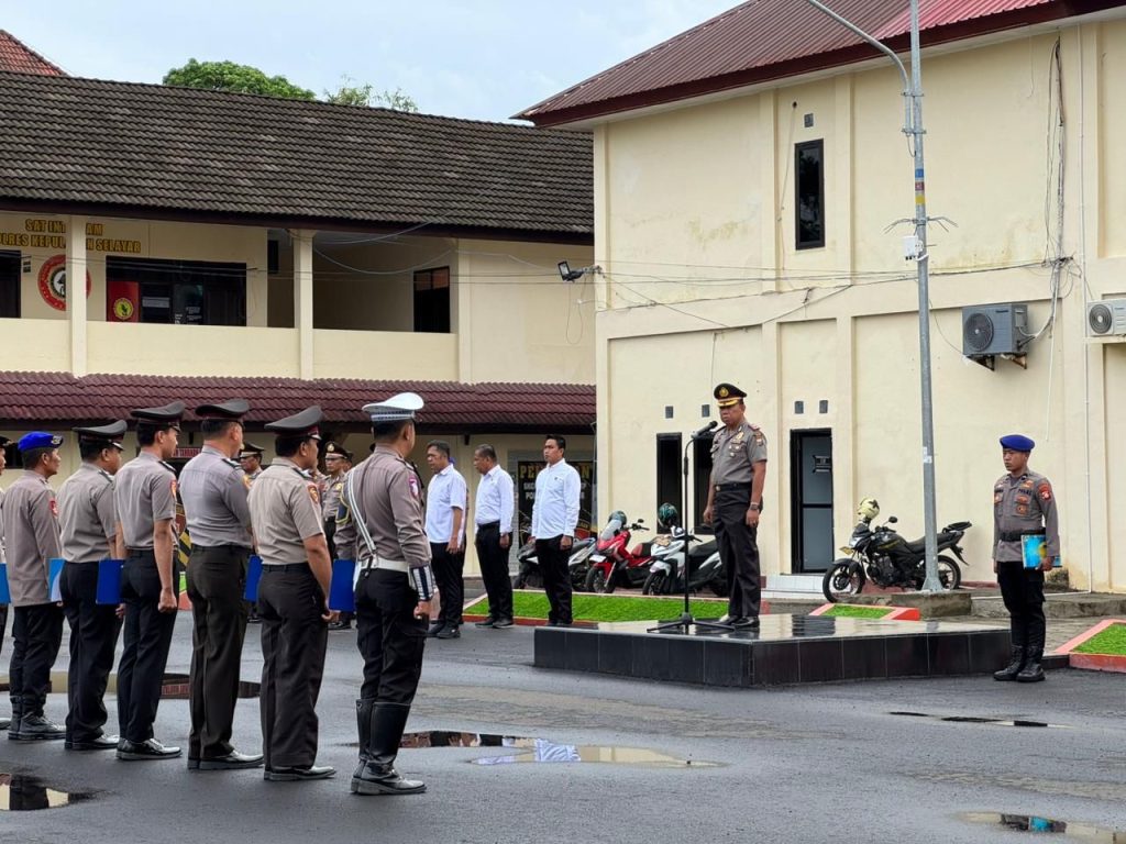 Pimpin Apel, Wakapolres Selayar Tekankan Personel Untuk Respon Cepat Aduan Masyarakat