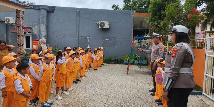 Satlantas Polres Tana Toraja Kenalkan Tertib Lalu Lintas Sejak Dini ke Anak TK Bhayangkari