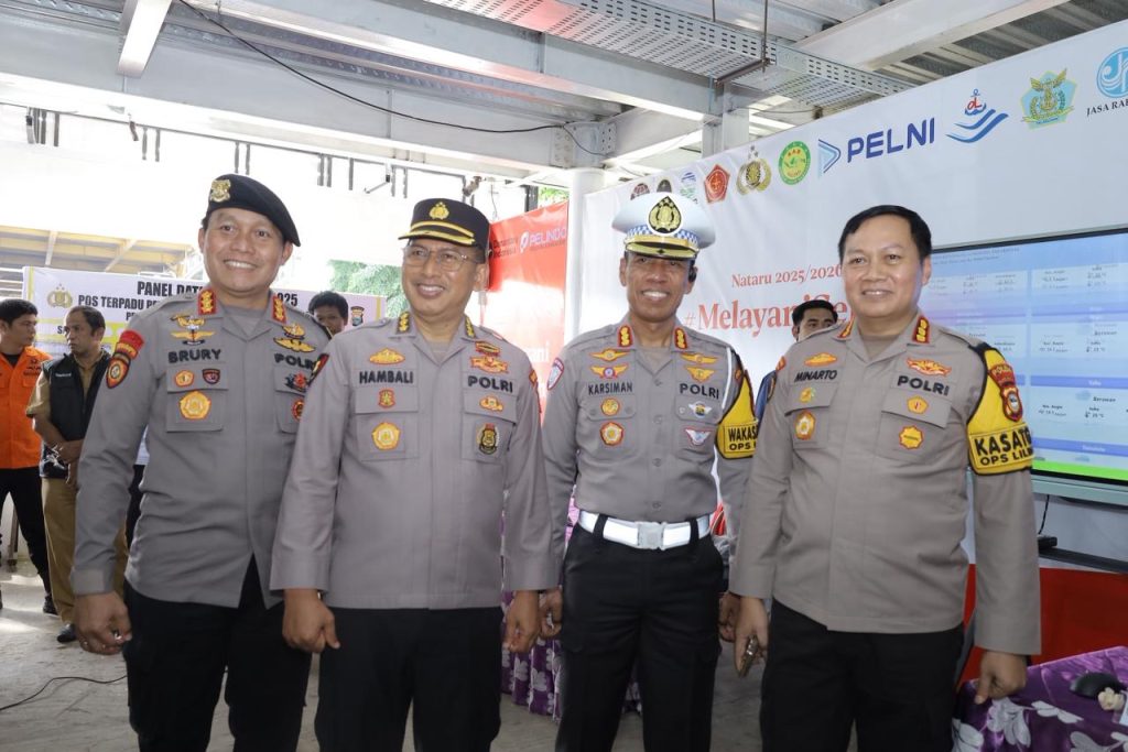 Kapolda Sulsel Bersama Tim Supervisi Mabes Polri Tinjau Pos Pengamanan Operasi Lilin 2025