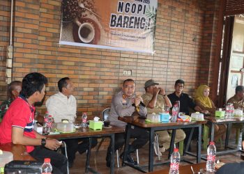 Kapolres Bulukumba Ngopi Bareng Jurnalis Dalam Rangka Refleksi Akhir Tahun