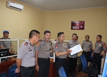 Kapolres Maros Turun Langsung Pantau Pelayanan di SPKT dan Layanan 110