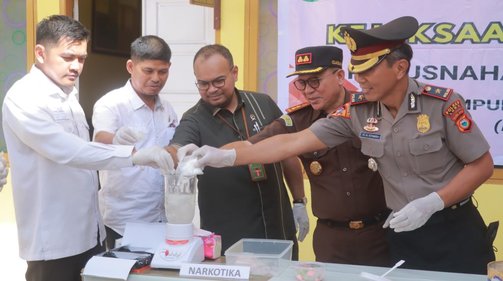 Waka Polres Wajo Hadiri Pemusnahan Barang Bukti Perkara Pidana di Kejari