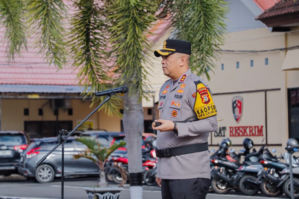 ‎Kapolres Pinrang Pimpin Apel Gelar Pasukan Operasi Lilin 2025 Dalam Rangka Pengamanan Nataru
