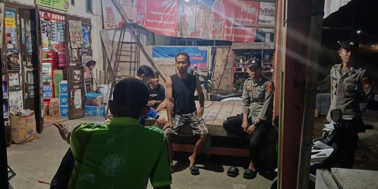 Ciptakan Malam yang Aman dan Nyaman, Polsek Sabbangparu Rutin Laksanakan Patroli Biru