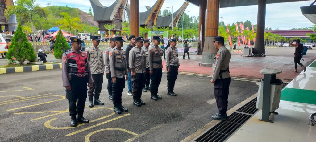 Polsek Mengkendek Siagakan Personel Pada Event Mapongka Trial Run 10K