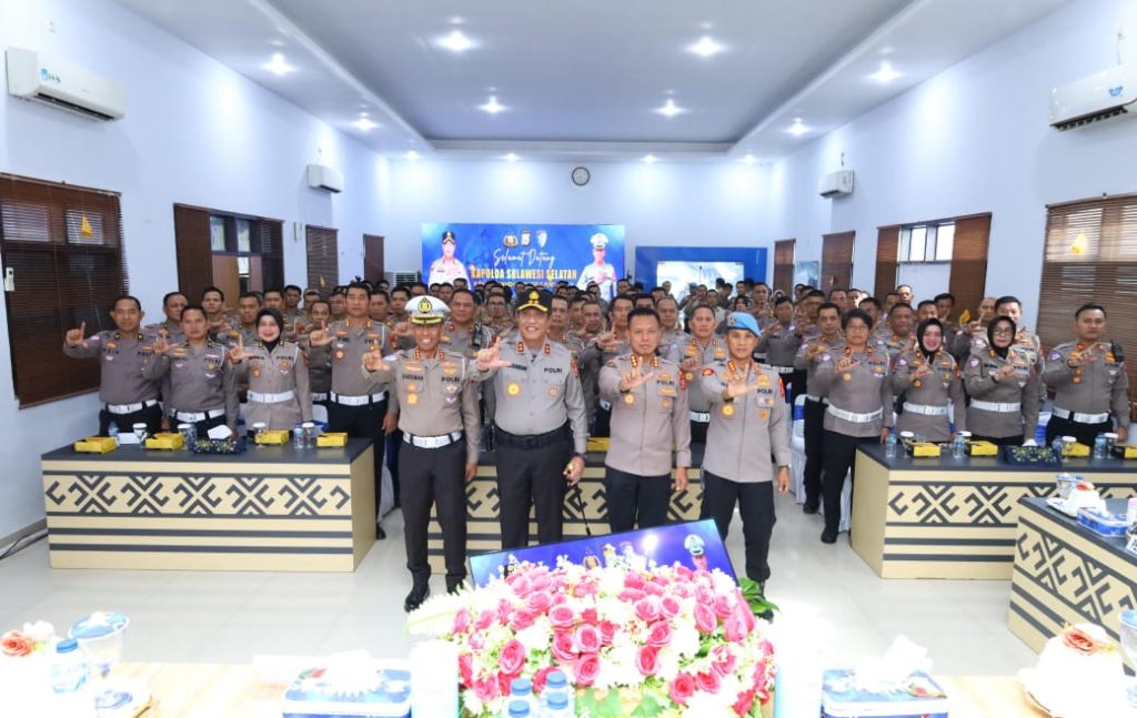 Kapolda Berikan Pengarahan Kepada Seluruh Personel Ditlantas Polda Sulsel, Ini Penekanannya