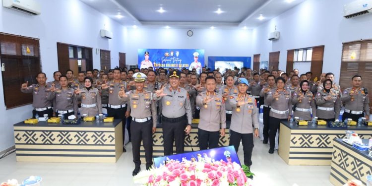 Kapolda Berikan Pengarahan Kepada Seluruh Personel Ditlantas Polda Sulsel, Ini Penekanannya