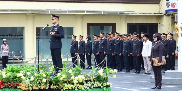Pimpin Upacara Hari Ibu, Kapolrestabes Makassar: Momen Untuk Mengenang Sejarah Perjuangan Perempuan Indonesia