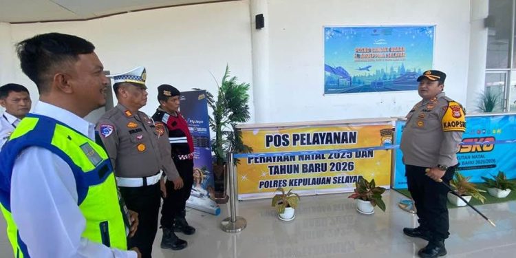 Pastikan Kesiapsiagaan, Kapolres Selayar Sidak Posko Ops Lilin di Bandara dan Pelabuhan