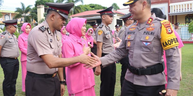Pimpin Kenaikan Pangkat 54 Personel, Kapolres Bulukumba: Pangkat dan Semangat Baru