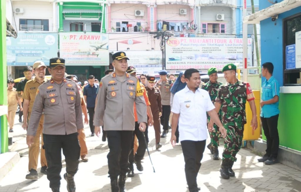 Kapolres Parepare bersama Forkopimda Cek Posko Ops Lilin di Pelabuhan Nusantara