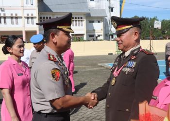 Kapolres Toraja Utara Pimpin Upacara Sertijab dan Wisuda Purna Bakti