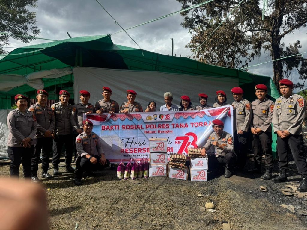 Peringati HUT Reserse ke-78, Sat Reskrim Polres Tator Bagi Bantuan ke Korban Kebakaran