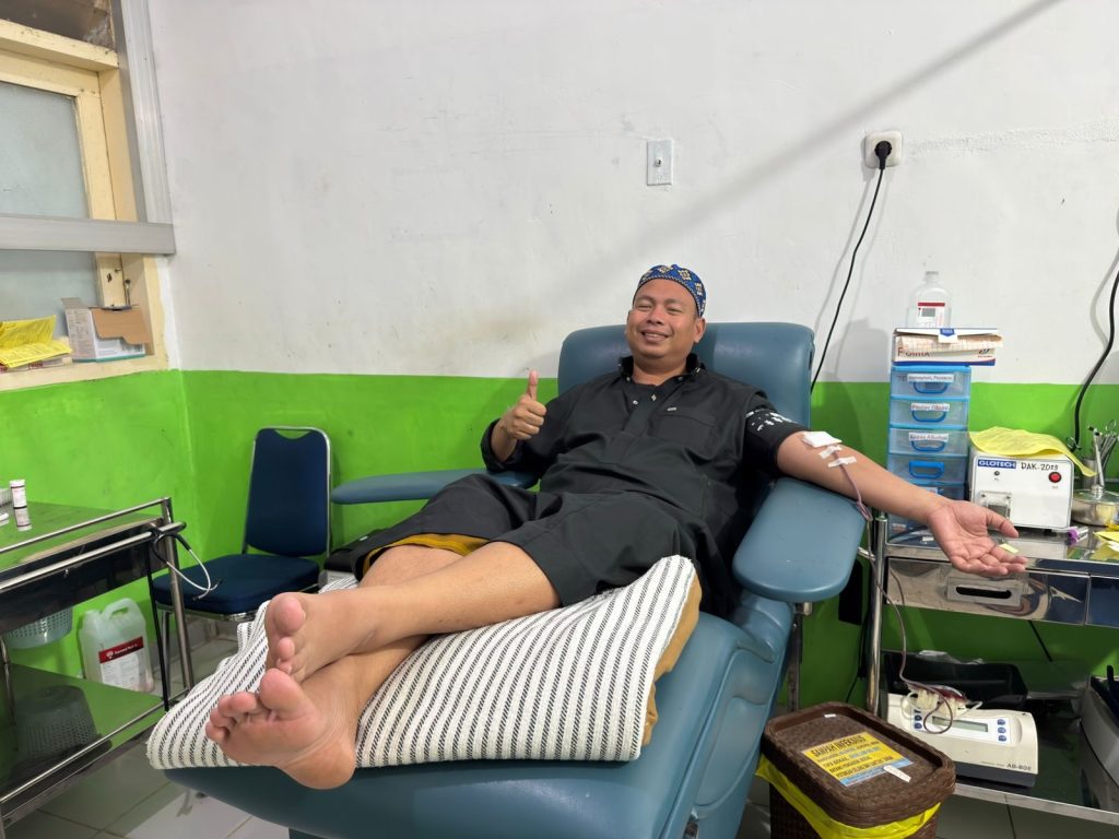Kapolres Tana Toraja Melakukan Donor Darah untuk Masyarakat