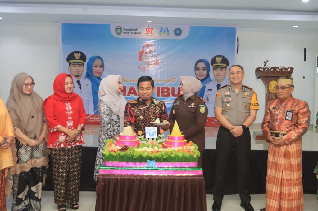 Kapolres Parepare Hadiri Acara Peringatan Hari Ibu Ke-97 Tingkat Kota di Balai Ainun