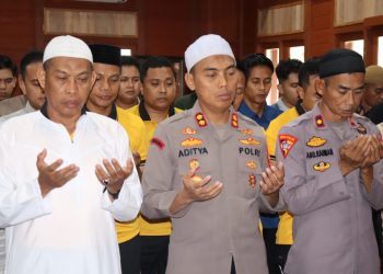 Polres Soppeng Melaksanakan Salat Gaib untuk Korban Bencana Alam di Berbagai Daerah