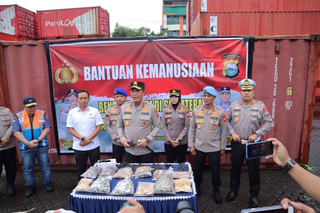 Polda Sulsel Kirim Bantuan Kemanusiaan untuk Korban Bencana Alam di Sumatera