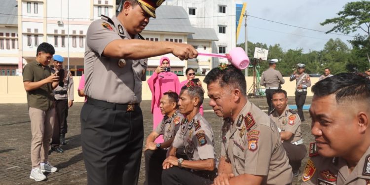 Awali Tahun 2026, Polres Toraja Utara Gelar Upacara Laporan Kenaikan Pangkat 28 Personel