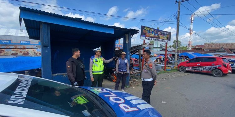 Tindak Lanjut Program Polantas Mappatabe, Kasat Lantas Polres Jeneponto Edukasi Tukang Ojek dan Angkot