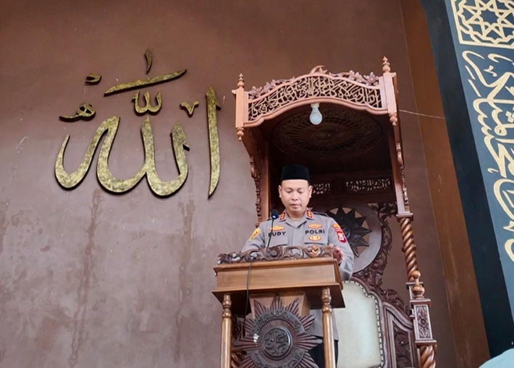 Kapolres Tator Jadi Khatib Shalat Jumat, Ajak Masyarakat Jaga Persatuan dan Toleransi