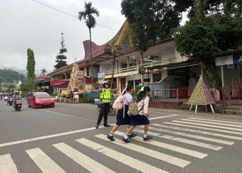 Personel Satlantas Polres Tator Gelar Gatur di Sejumlah Titik Aktivitas Masyarakat