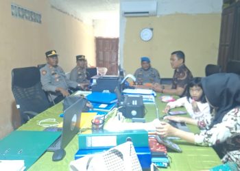 Kapolsek Maniangpajo Sambangi Desa Kalola, Bahas Kamtibmas dan Isu Perjudian